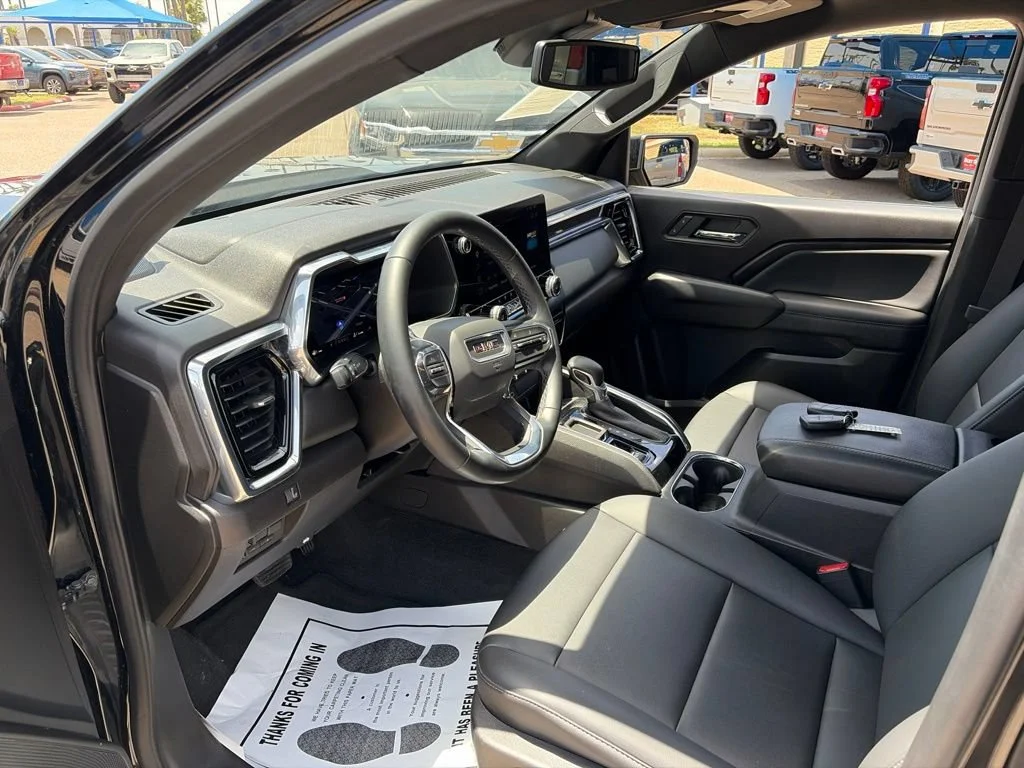 Used 2025 Onyx Black GMC Elevation image 11