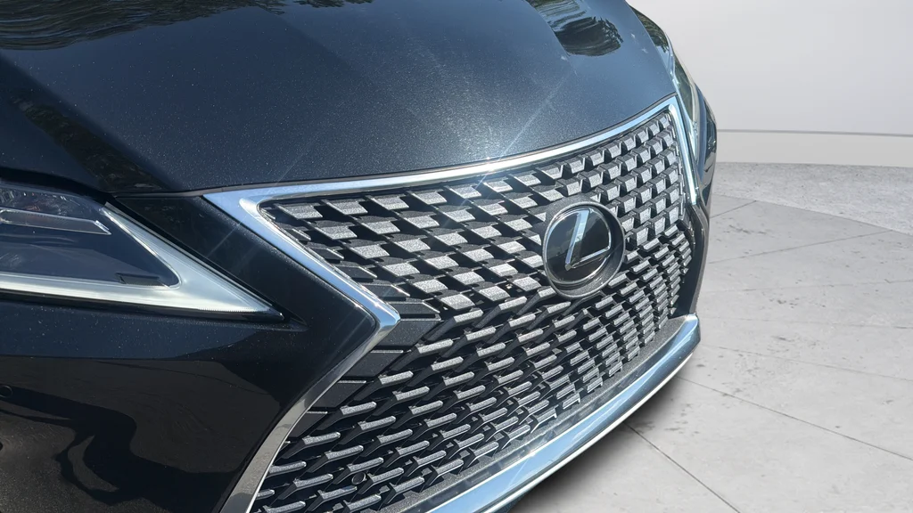 Used 2022 Black Lexus 350 image 23