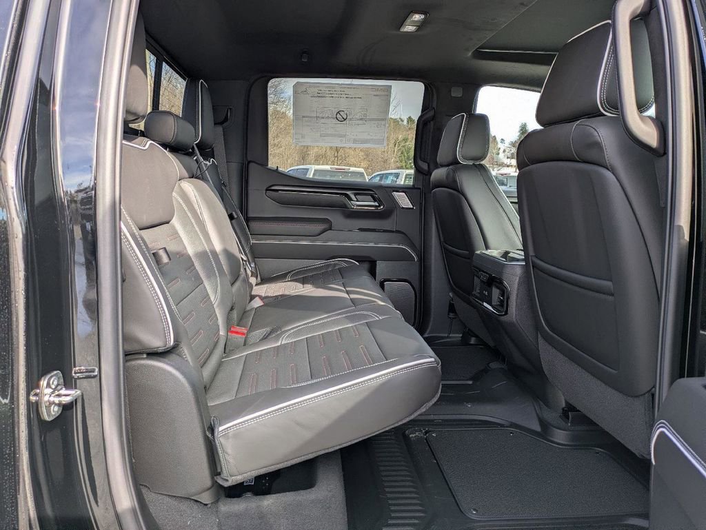 2026 GMC Sierra 1500 AT4X - Photo 7