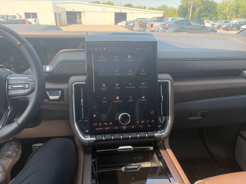 2026 GMC Yukon Denali Ultimate - Photo 34