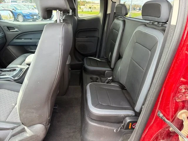 Used 2015 RED ROCK METALLIC Chevrolet 4WD Z71 image 29