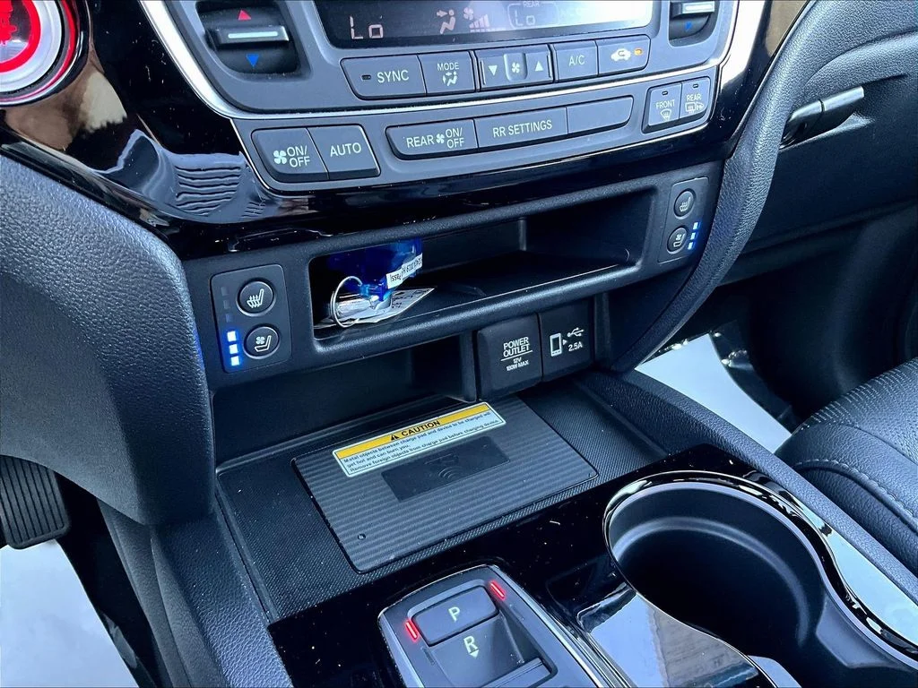 Certified Used 2019 Lunar Silver Metallic Honda Elite image 18