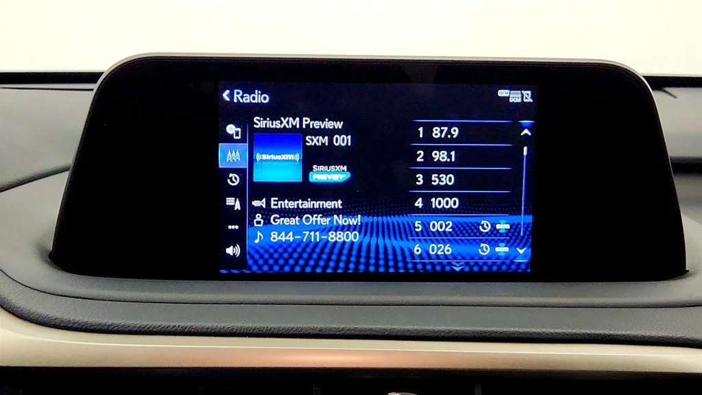 Used 2022 Eminent White Pearl Lexus RX 350L AWD w/ Premium Package & Heated/Ventilated Seats image 18