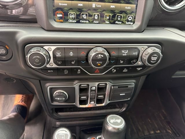 Used 2021 Billet Silver Metallic Clearcoat Jeep Unlimited Sahara Altitude image 19
