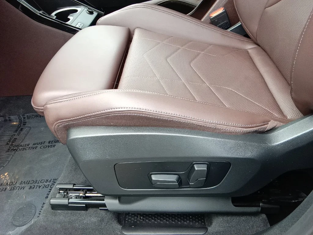 Certified Used 2023 White BMW xDrive28i image 14