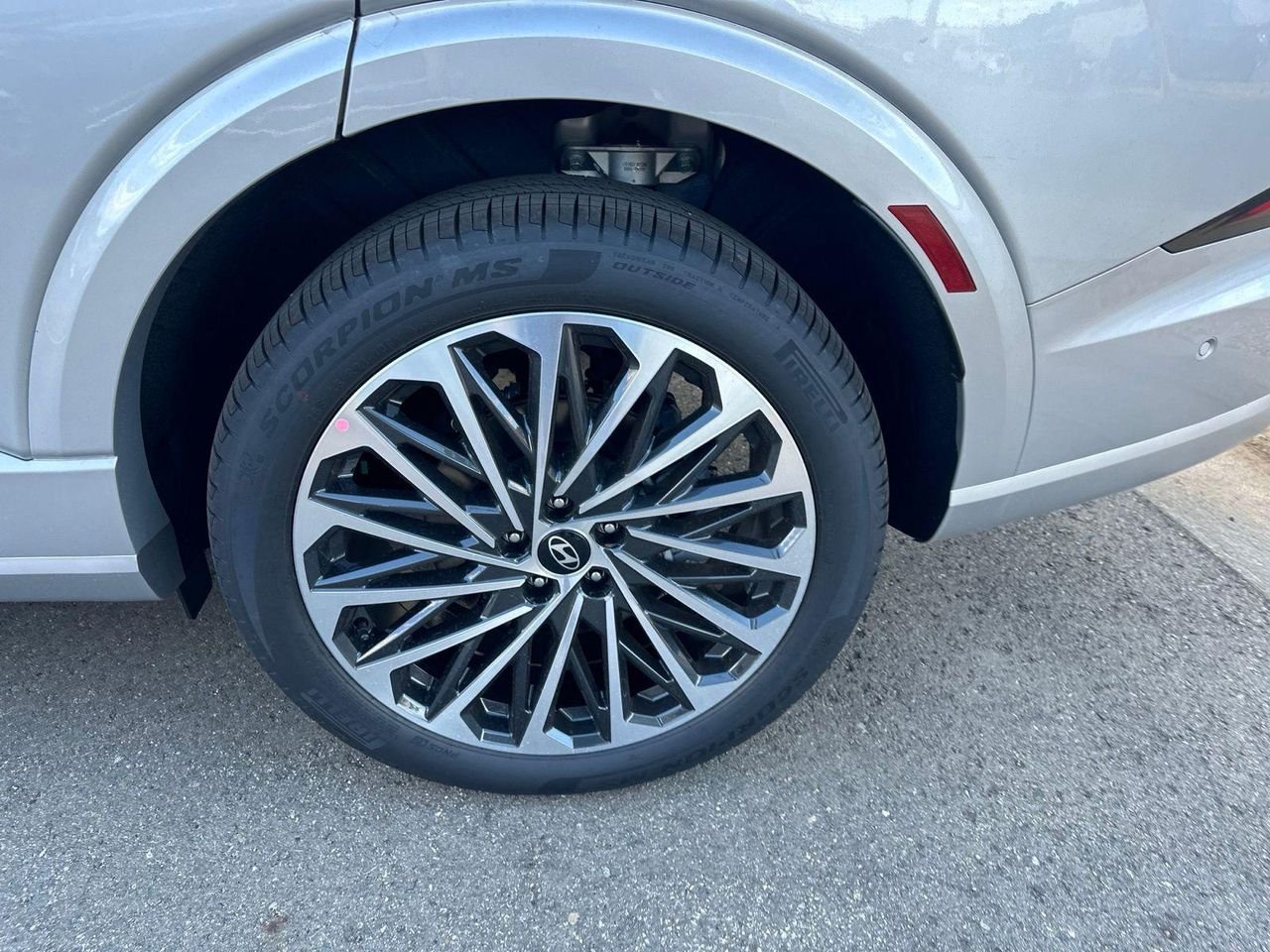 New 2027 Silver Hyundai Calligraphy image 58