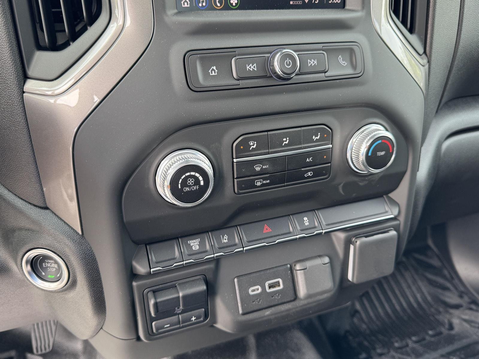 2025 GMC Sierra 3500HD Pro - Photo 25