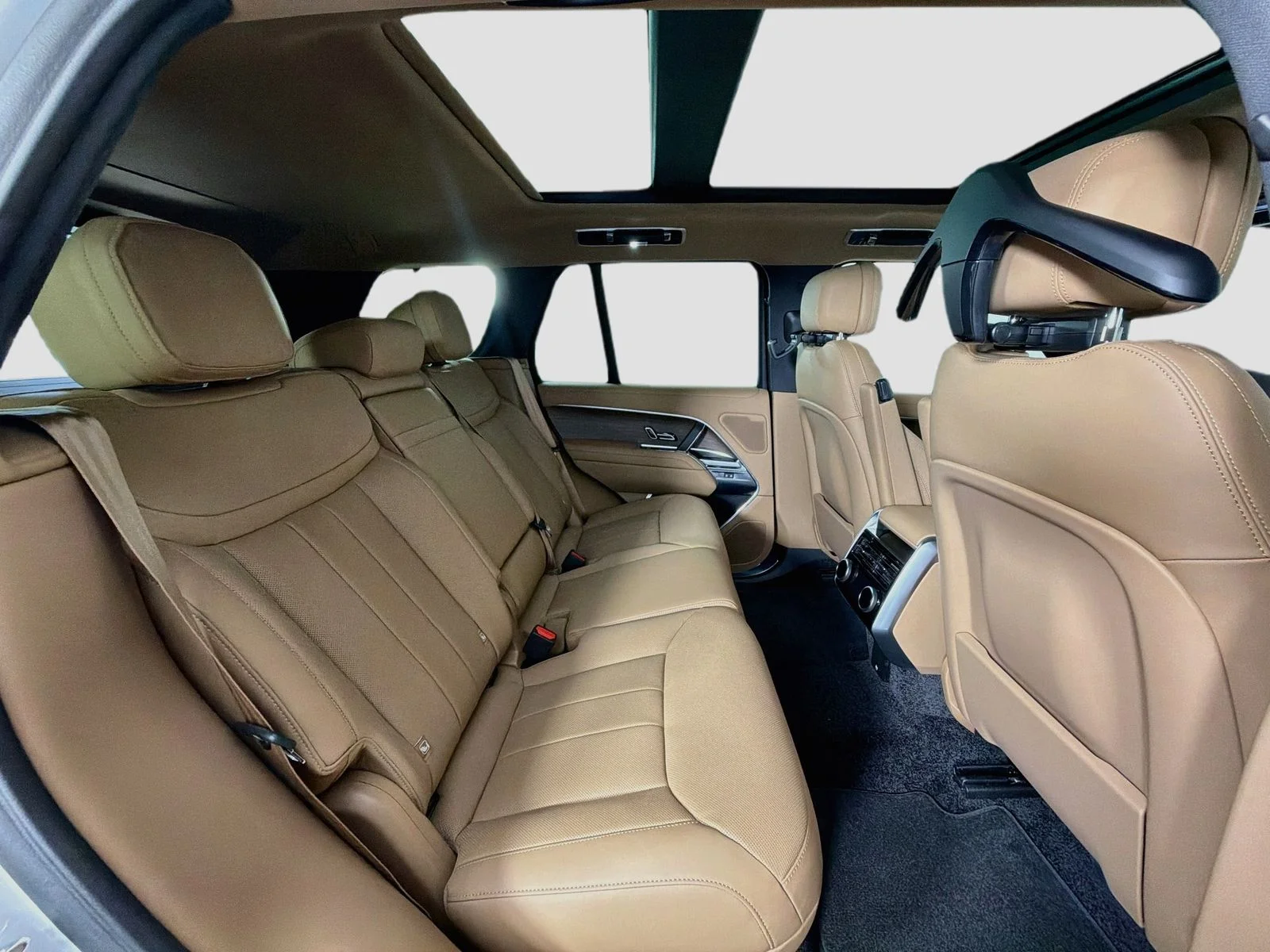 New 2026 Fuji White Land Rover SE image 30