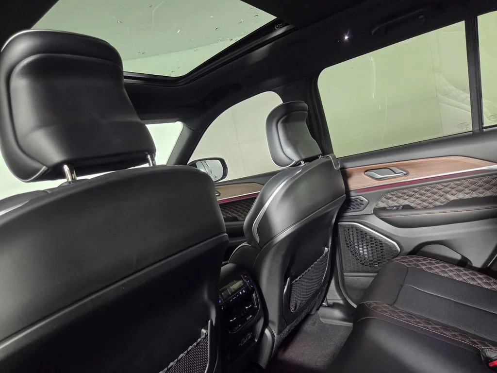 2025 Jeep Grand Cherokee Summit - Photo 24