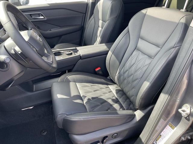 New 2026 Gun Metallic Nissan Platinum image 21