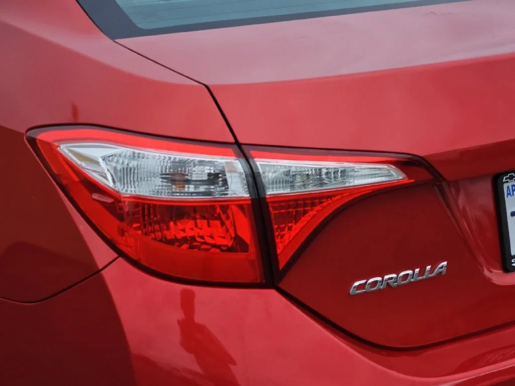 Used 2016 Red Toyota LE Plus image 39
