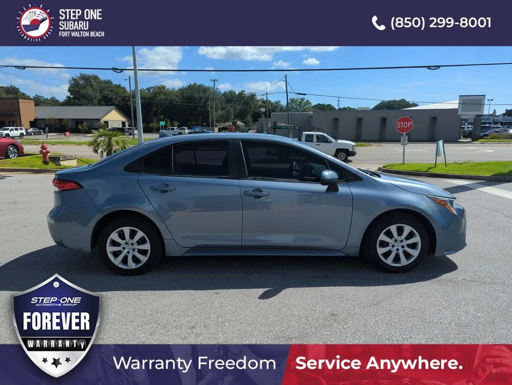 Used 2022  Toyota LE image 8