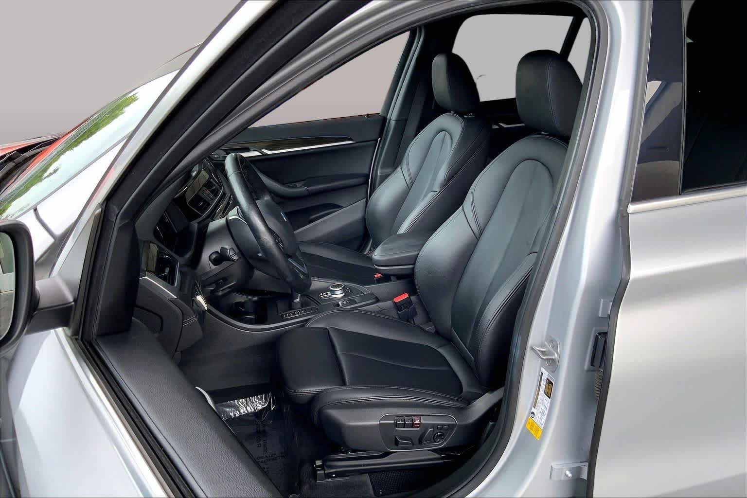 Used 2021 Glacier Silver Metallic BMW sDrive28i image 8