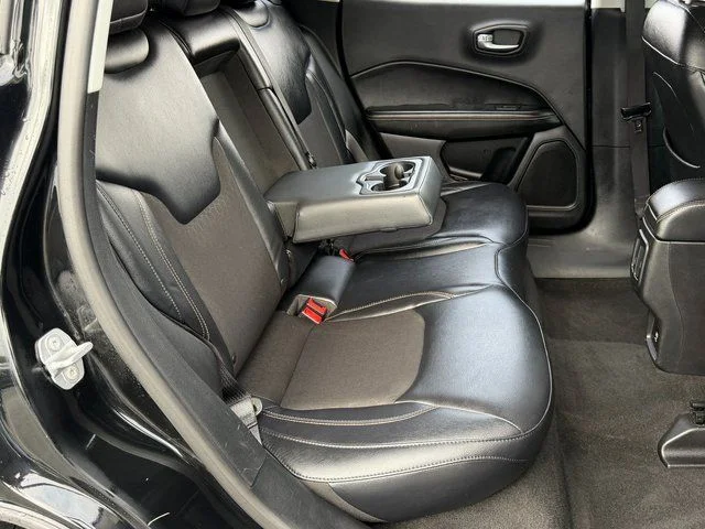 Used 2017 Diamond Black Jeep  image 7