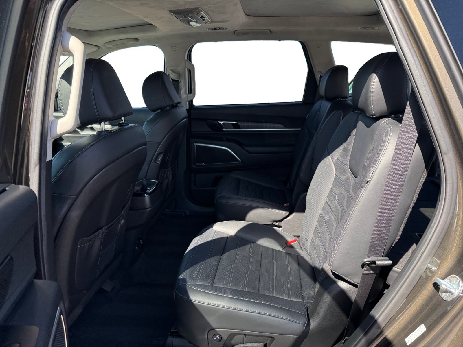 Used 2023 Moss Kia SX-Prestige image 16