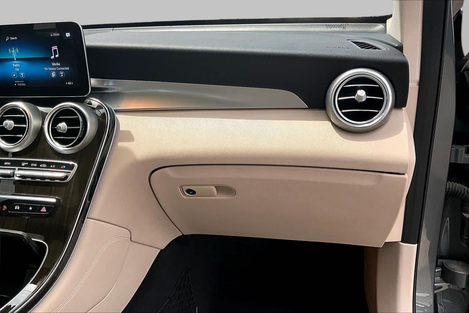 Used 2020 Selenite Grey Metallic Mercedes-Benz GLC 300 image 19