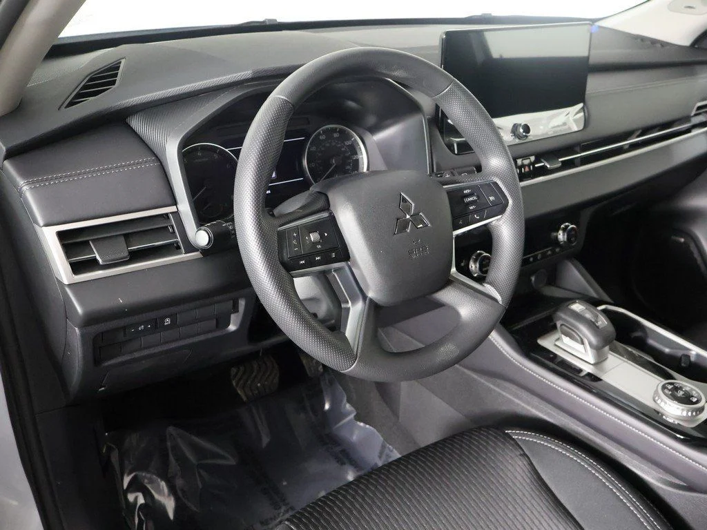 2026 Mitsubishi Outlander ES - Photo 25