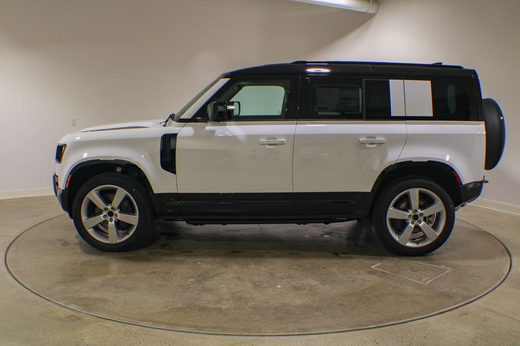 New 2026 Fuji White Land Rover X-Dynamic SE image 3