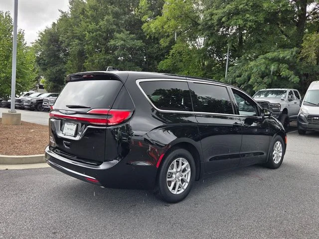 Used 2025 Black Chrysler Select image 7
