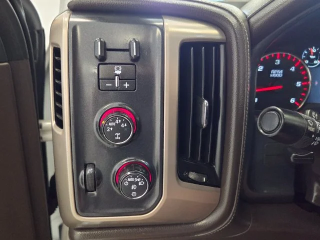 Used 2016 WHITE FROST TRICOAT GMC Denali image 27