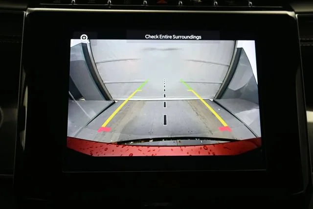 Used 2021 Velvet Red Pearlc Jeep Altitude image 17