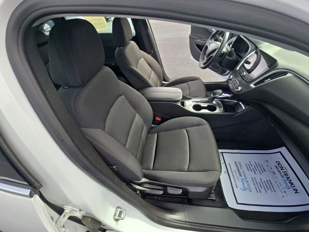Used 2024 White Chevrolet LT image 30
