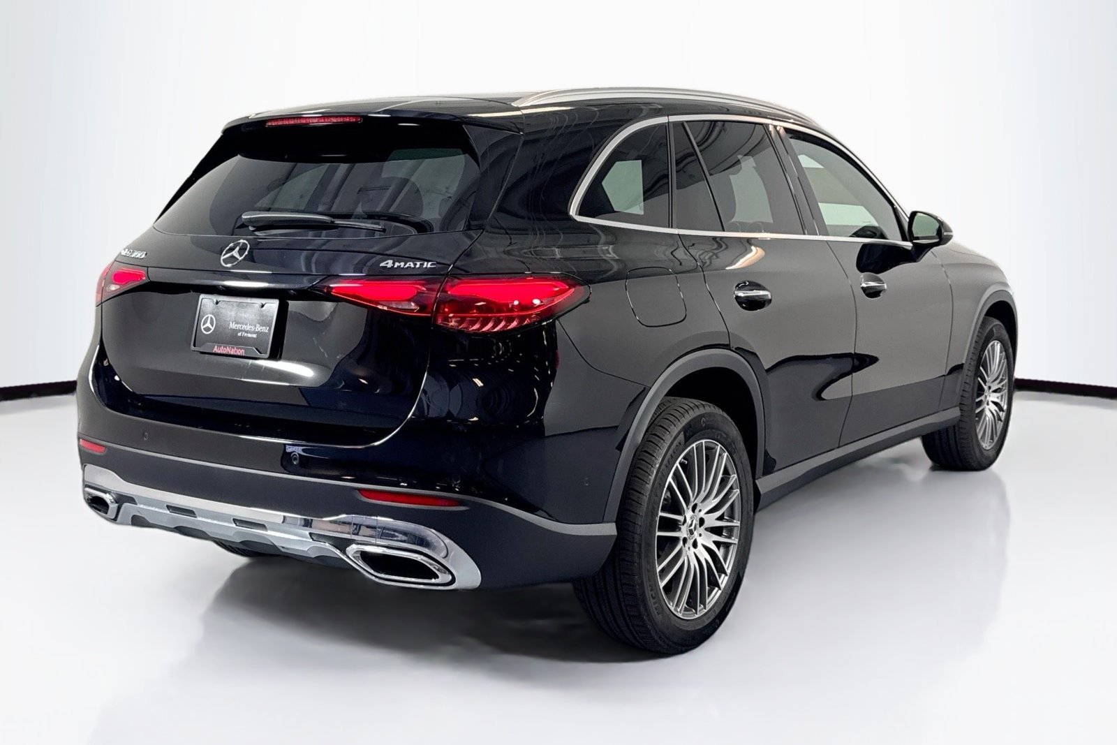 New 2026 Black Mercedes-Benz GLC 300 image 5