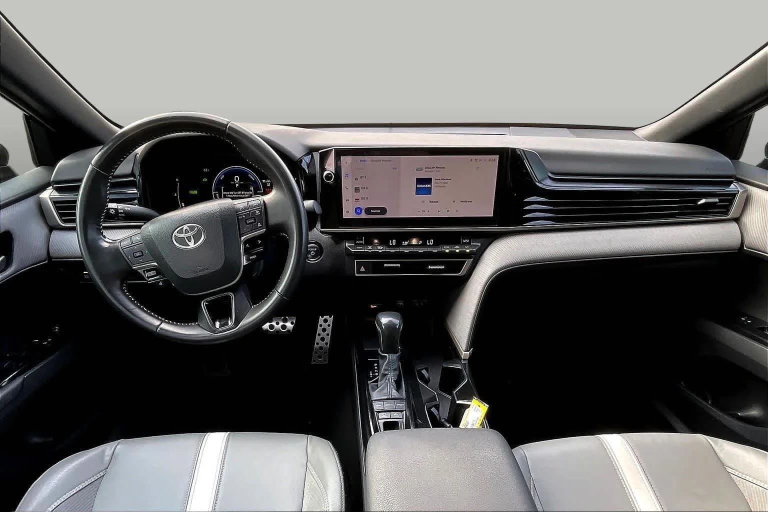 Used 2025 Ocean Gem Toyota SE image 15