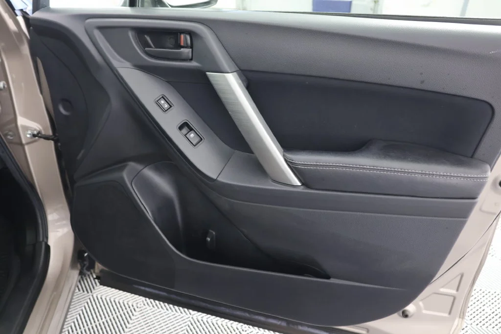 Used 2016 Burnished Bronze Metallic Subaru 2.5i Premium image 27