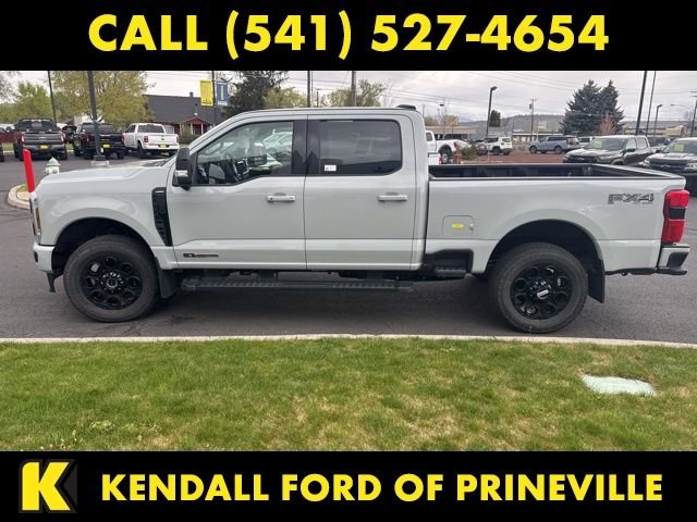 Used 2025 White Ford Lariat image 5