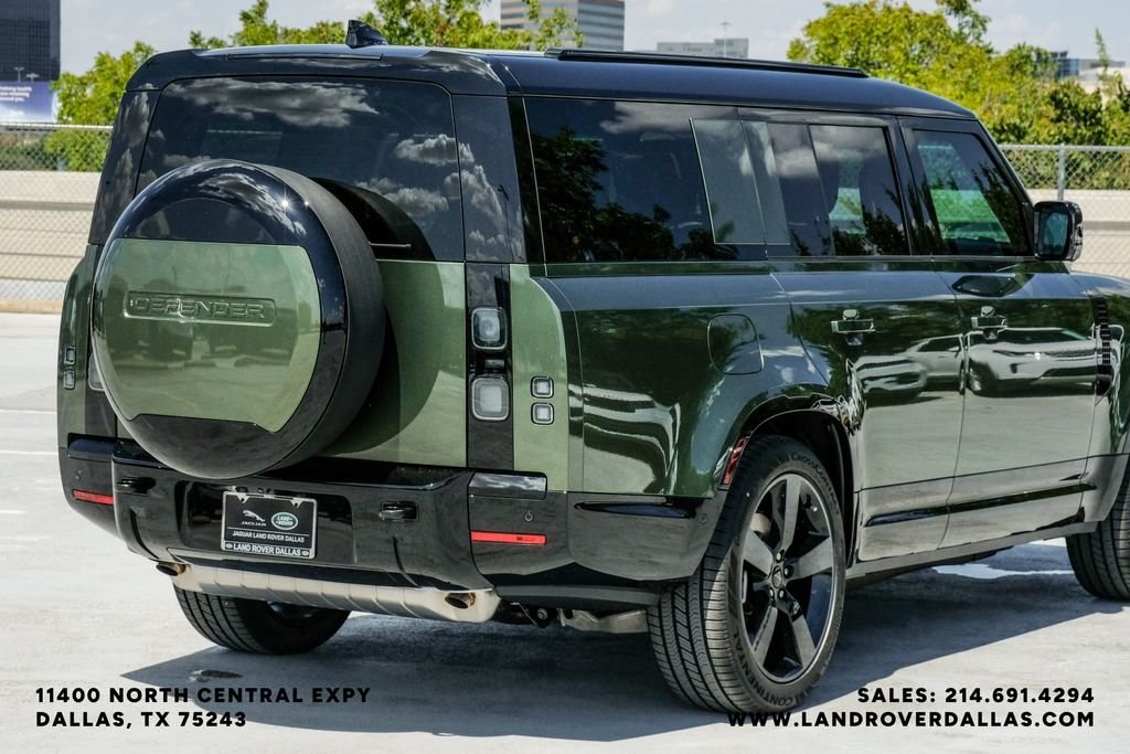 New 2026 Woolstone Green Metallic Land Rover X-Dynamic SE image 9