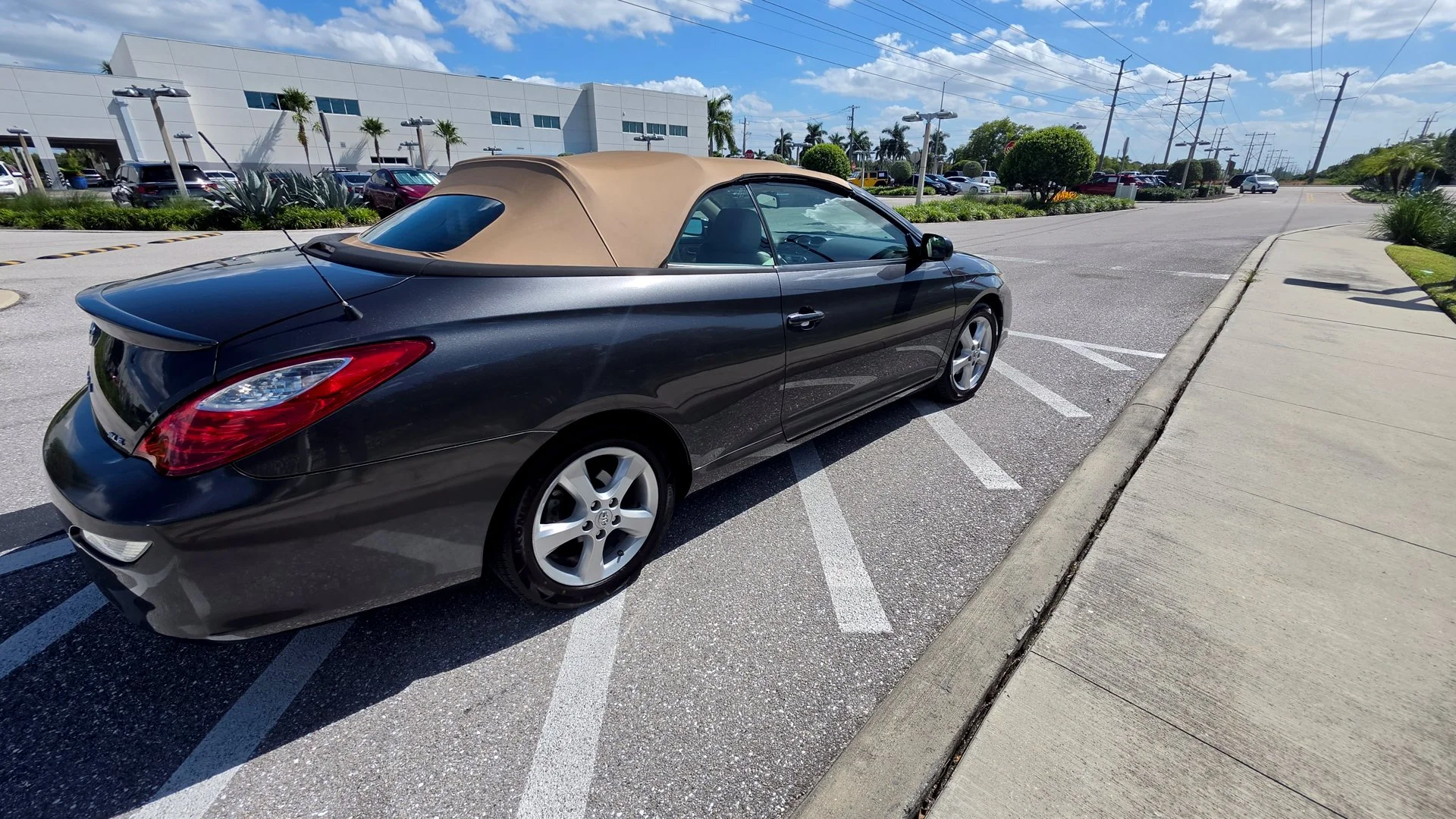 Used 2008 Gray Metallic Toyota SLE image 5