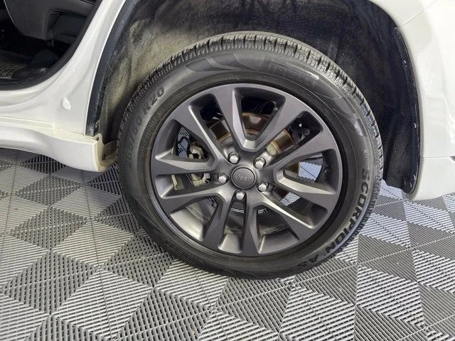 Used 2018 Bright White Clearcoat Jeep High Altitude image 57
