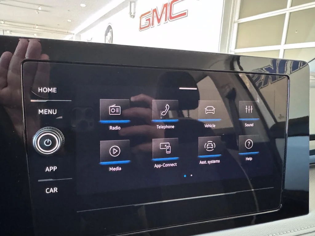 2025 Volkswagen Taos S - Photo 18