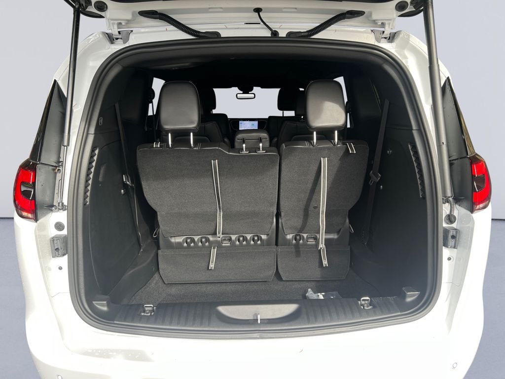 2026 Chrysler Pacifica Select - Photo 19