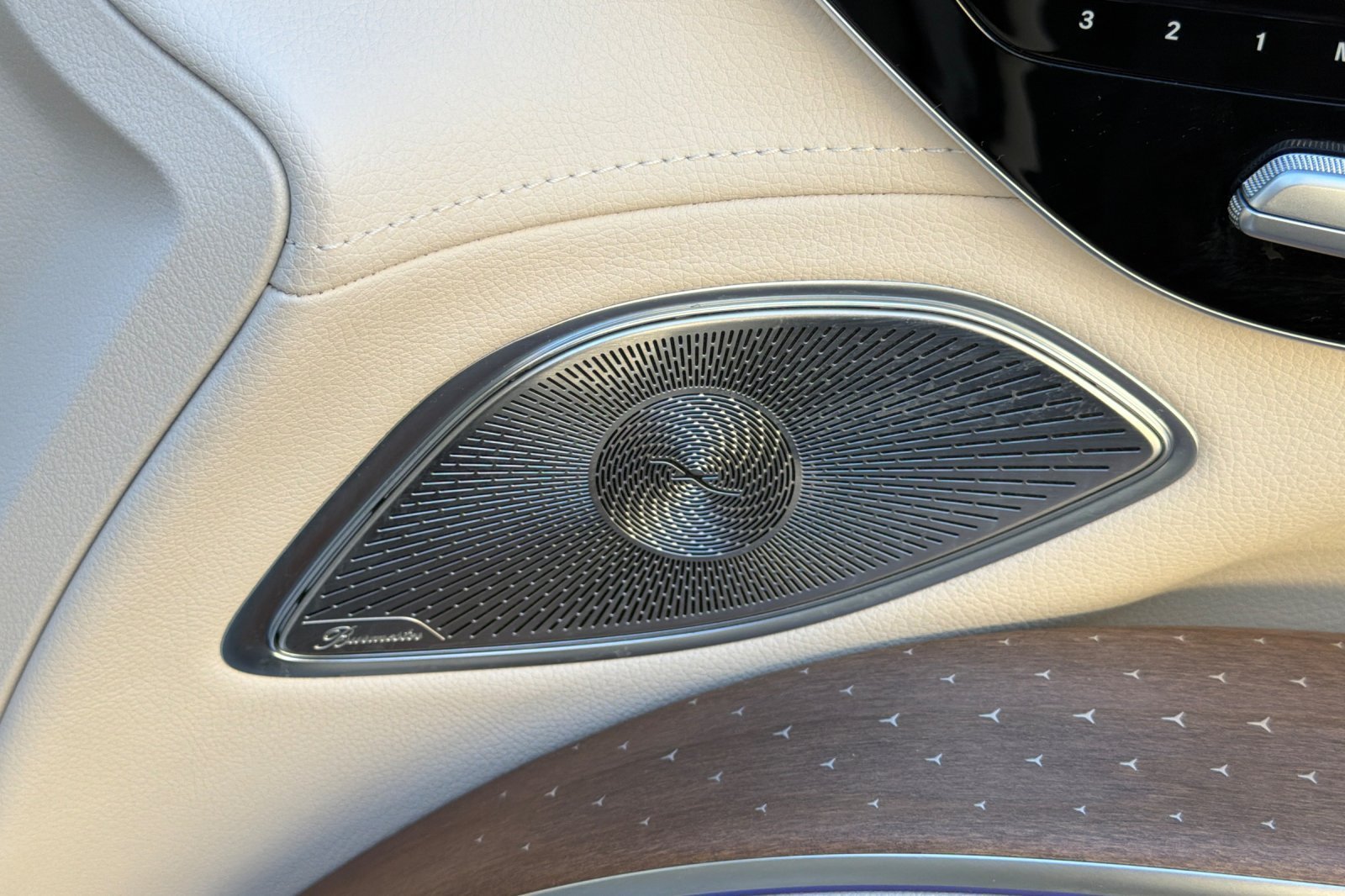 Certified Used 2023 White Mercedes-Benz 450 image 32