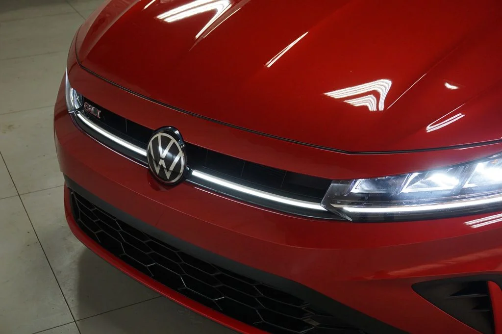 New 2026 Kings Red Metallic Volkswagen 2.0T Autobahn image 29