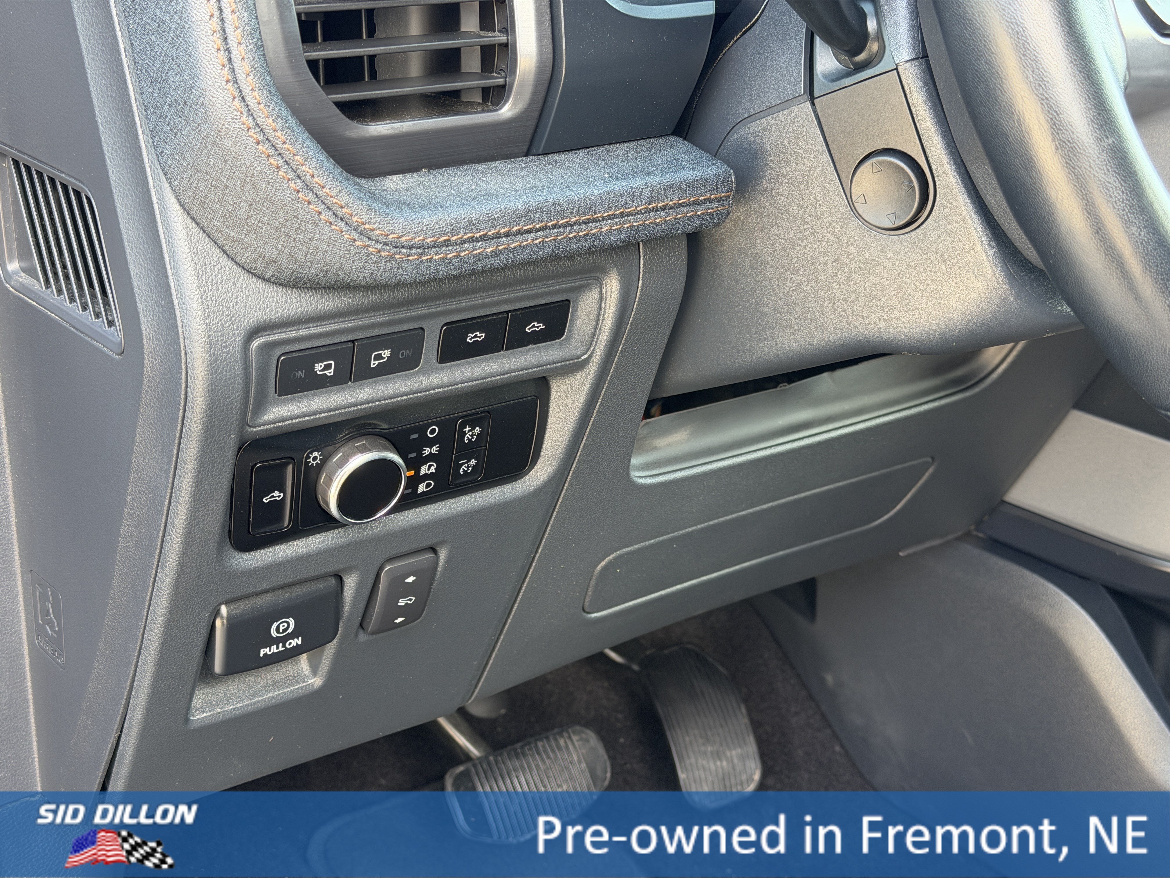 Used 2023 Gray Ford LARIAT image 13