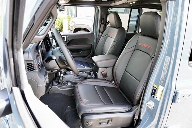 New 2026 Anvil Clear-Coat Exterior Paint Jeep Rubicon image 20