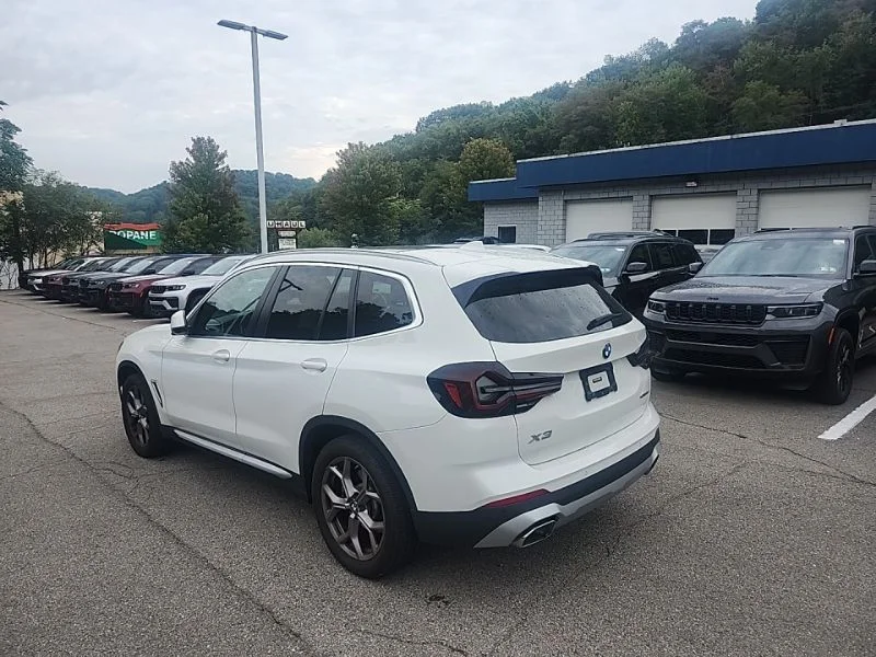 Used 2022 White BMW xDrive30i image 5