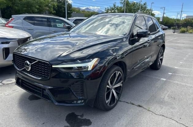 2023 Volvo XC60 B5 Ultimate Dark Theme AWD's photo
