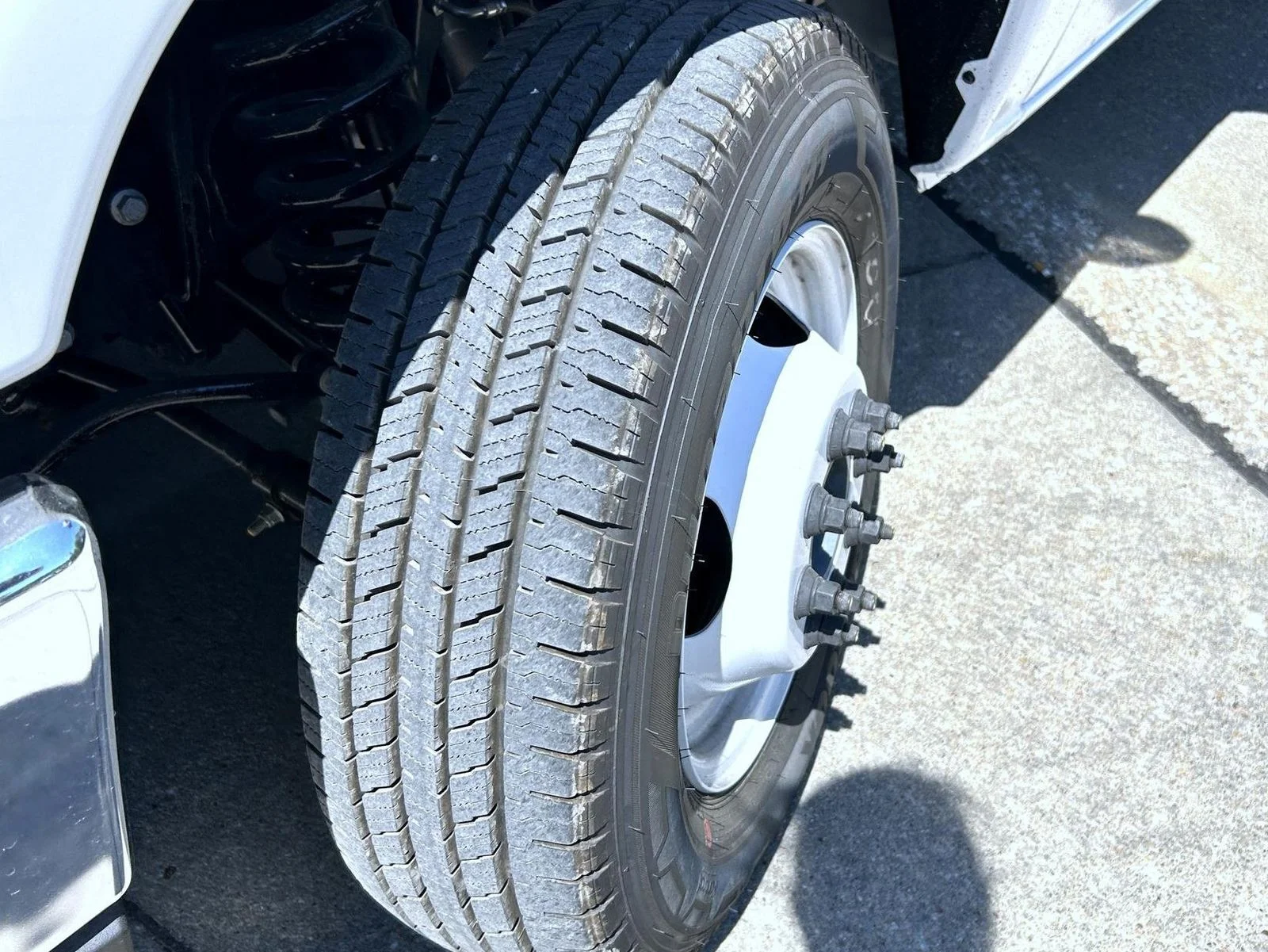 New 2027 White Ford Base image 19
