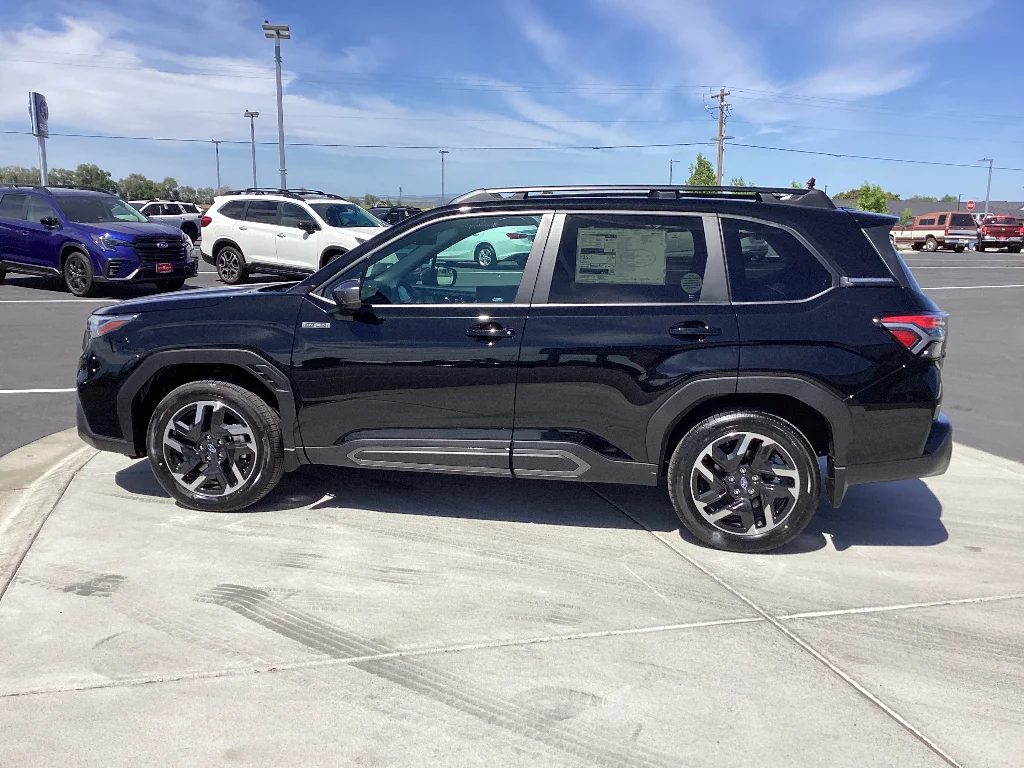 New 2026 CRYSTAL BLACK SILICA Subaru Limited Hybrid image 6