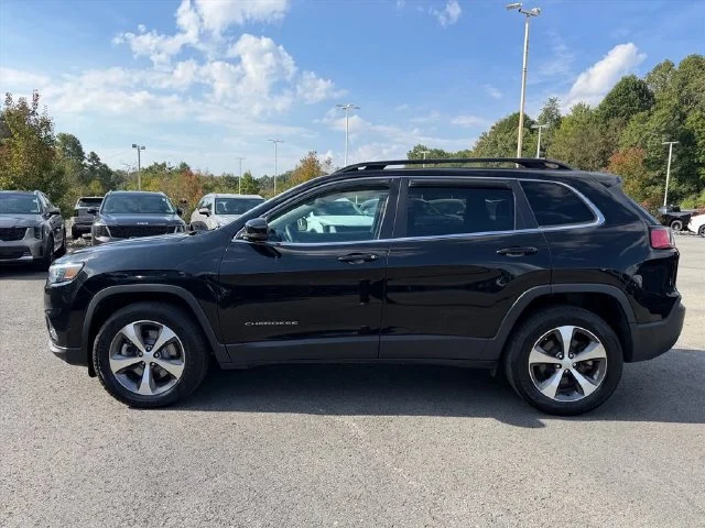 Used 2022 Black Jeep Limited image 4