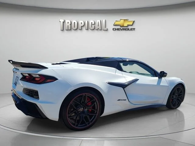 New 2025 Arctic White Chevrolet 3LZ image 5