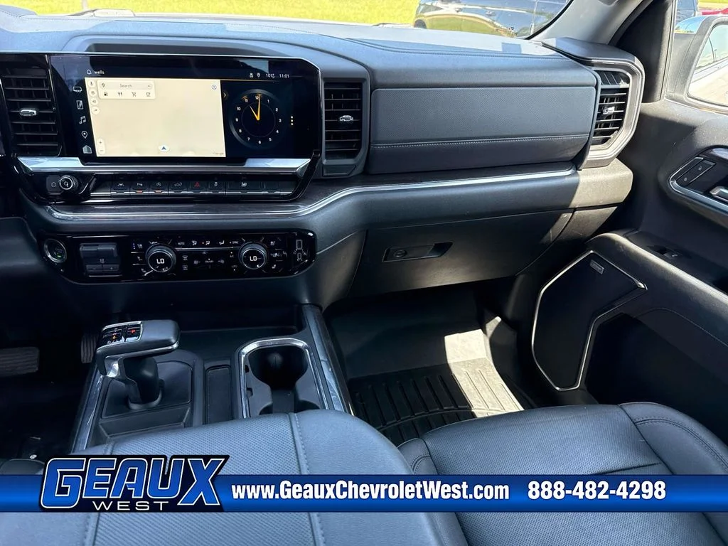 Used 2023 White Chevrolet LTZ image 31