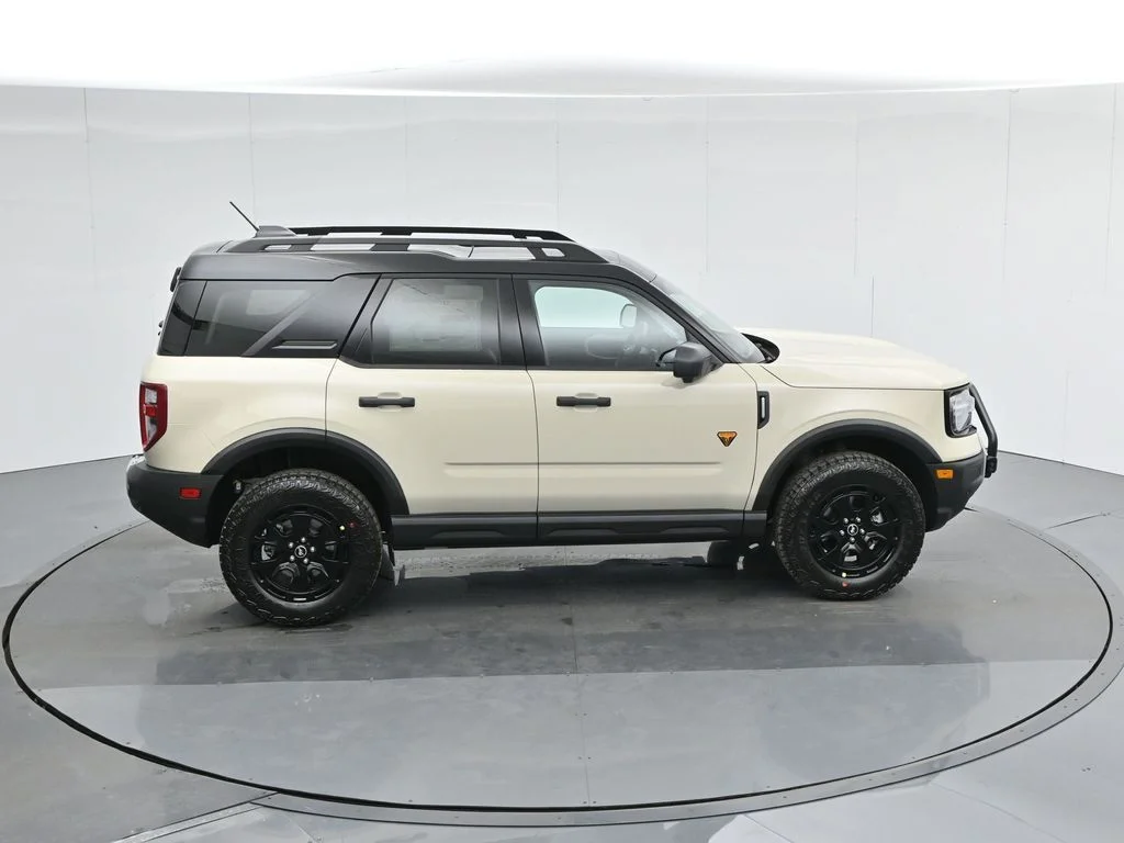 New 2025 Desert Sand Ford Badlands image 39