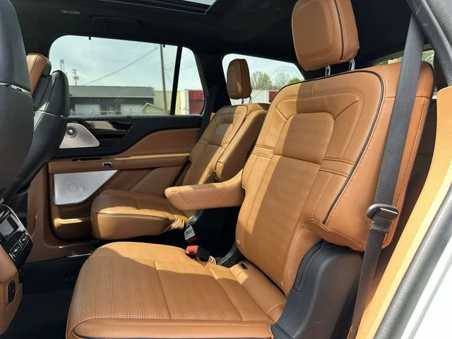 Used 2025 White Lincoln Black Label image 27
