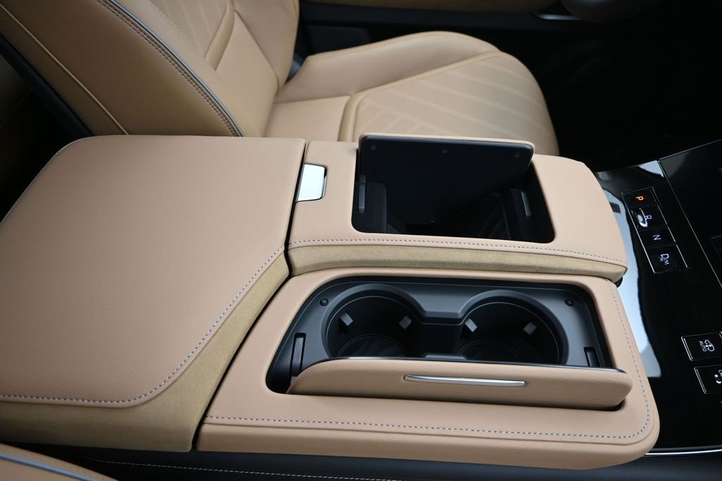 New 2026 RADIANT WHITE INFINITI Luxe 2WD image 28