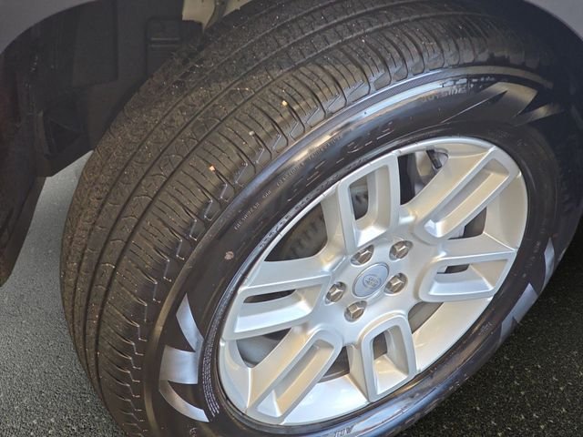 Certified Used 2025 White Land Rover S image 33